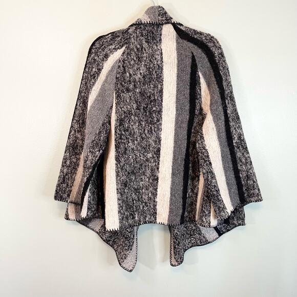 ZARA Women's Gray Stripe Outerwear Knit Wool Open Front Poncho Cape Medium NWT - Picture 2 of 9